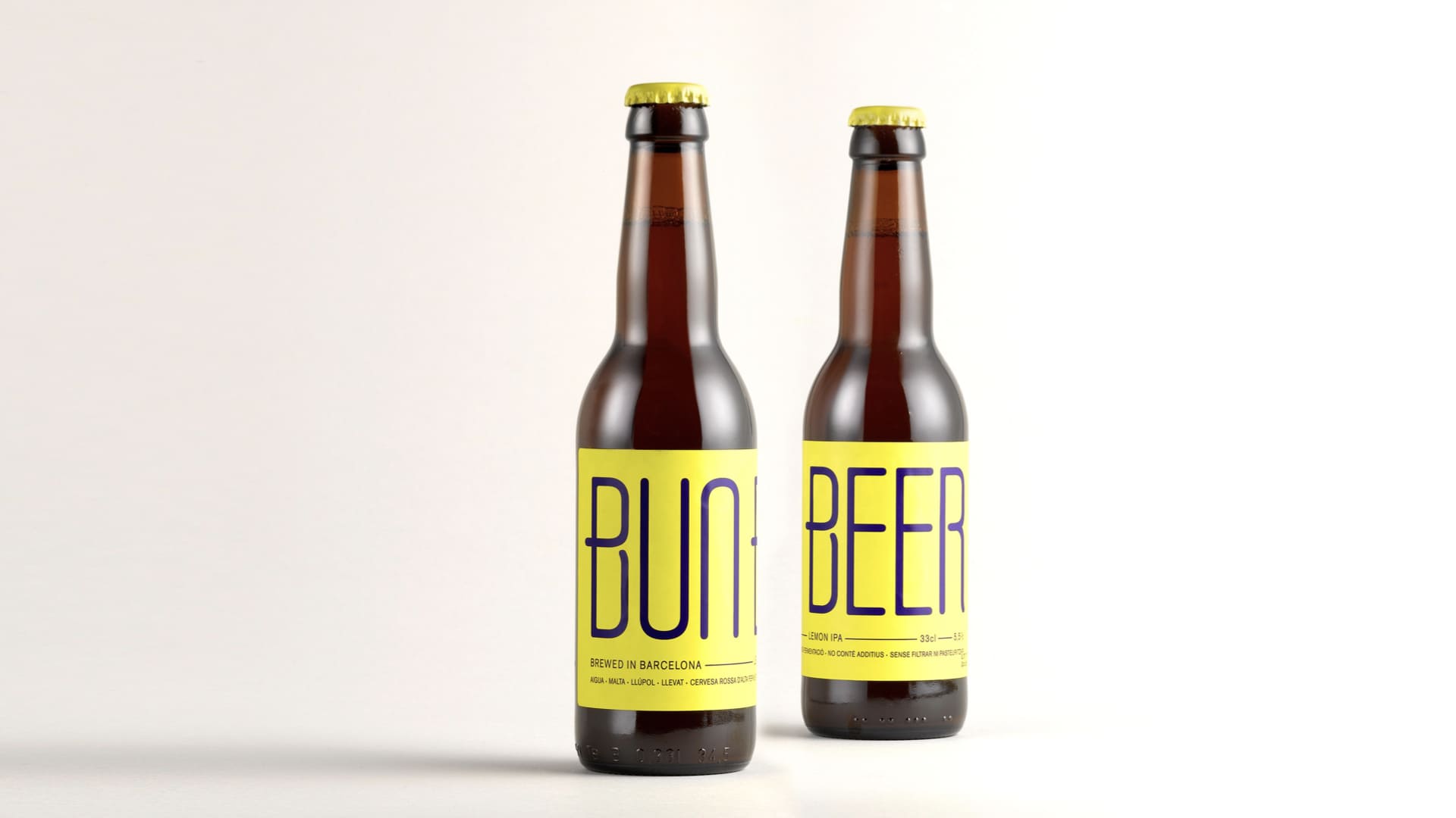 <span>Mockup de les etiquetes de les ampolles de cervesa per presentar les etiquetes de cervesa vietnamita BUN BEER. Dissenyat per l'estudi esiete de branding i comunicaci&oacute; de Barcelona.</span>