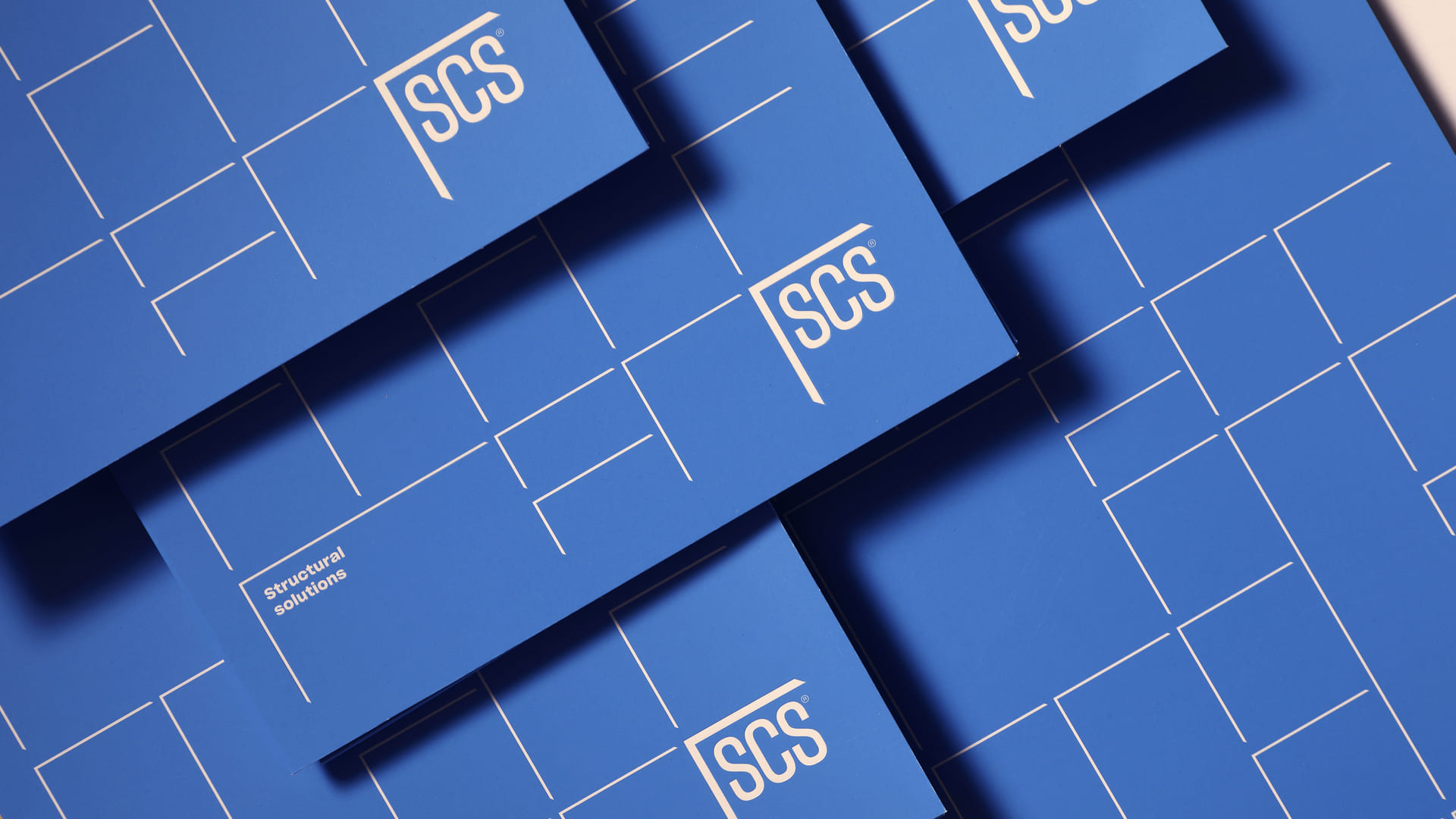 <span>Mockup de cartes per presentar el branding per a enginyeria industrial SCS STRUCTURAL SOLUCIONS. Dissenyat per l'estudi esiete de branding i comunicaci&oacute; de Barcelona.</span>