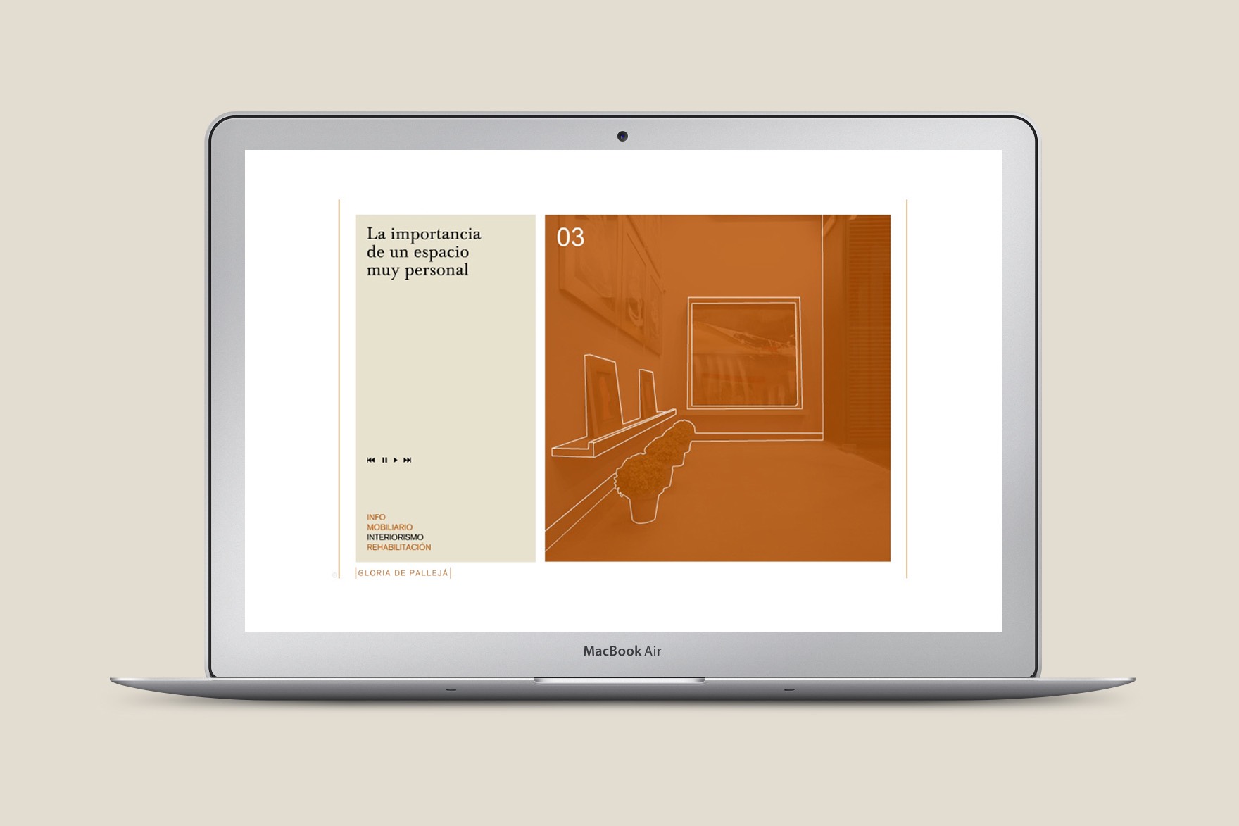 Dise&ntilde;o de la p&aacute;gina de inicio de la web de GLORIA DE PALLEJ&Aacute;. Incluye una imagen superpuesta en marr&oacute;n de un espacio interior con algunos de los muebles resaltados por l&iacute;neas blancas. Web dise&ntilde;ada por el estudio de branding y comunicaci&oacute;n esiete y programada por sevenap.
