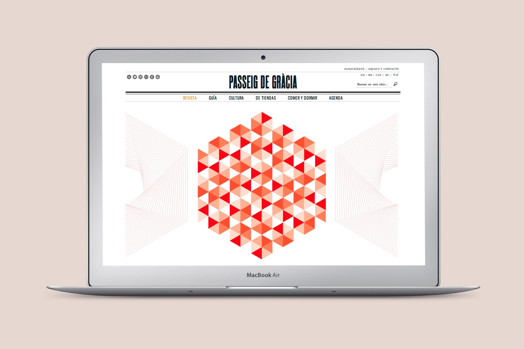 <span><span>Disseny de la p&agrave;gina HOME del web de la revista PASSEIG DE GR&Agrave;CIA, mostrant la seva primera secci&oacute;. Web dissenyada per l'estudi de marca i comunicaci&oacute; esiete i programada per sevenap.</span></span>