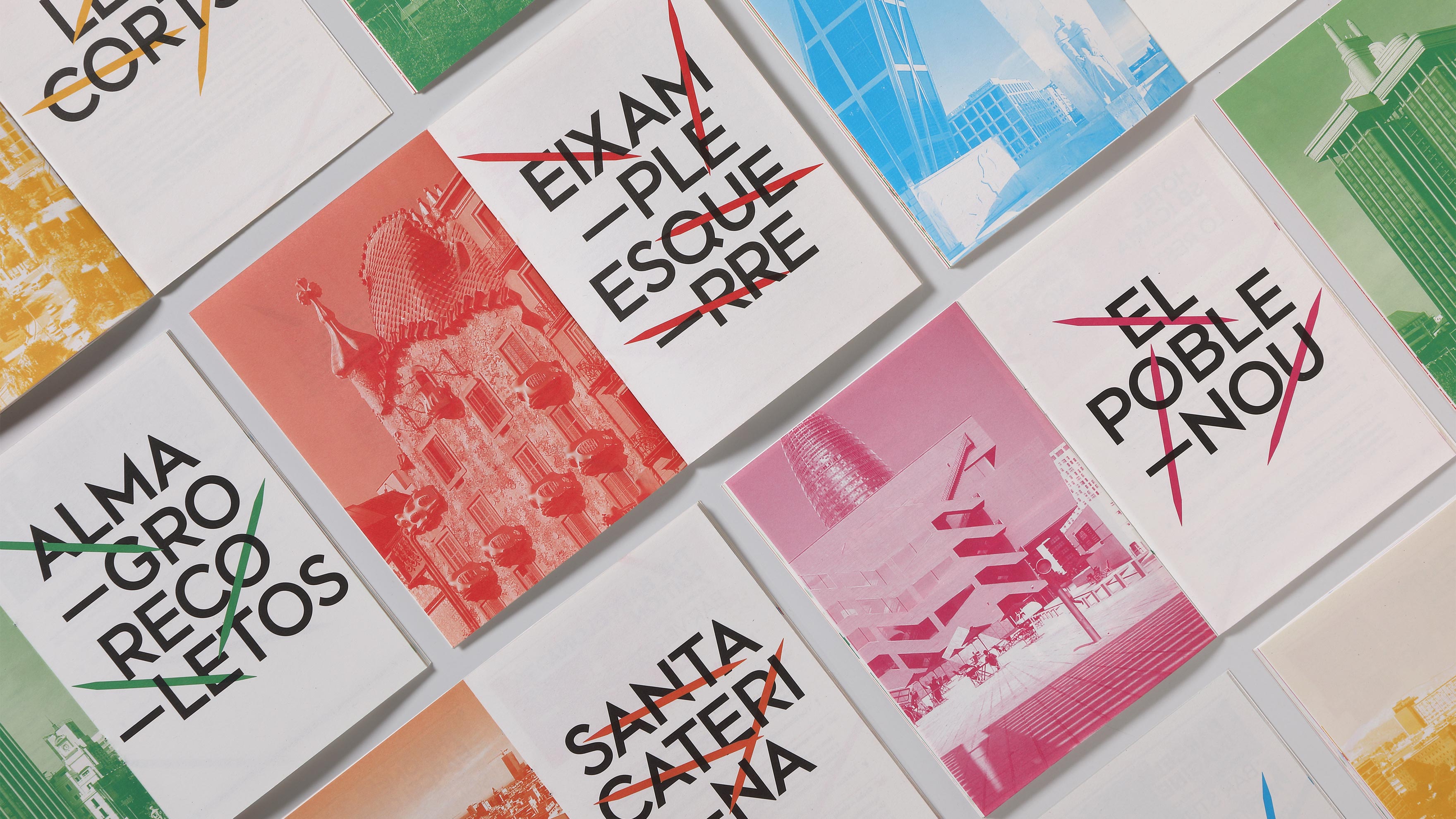 Interior de los folletos corporativos de HOTEL TAPA TOUR con la identidad gr&aacute;fica aplicada. Dise&ntilde;o del estudio de branding y comunicaci&oacute;n esiete.