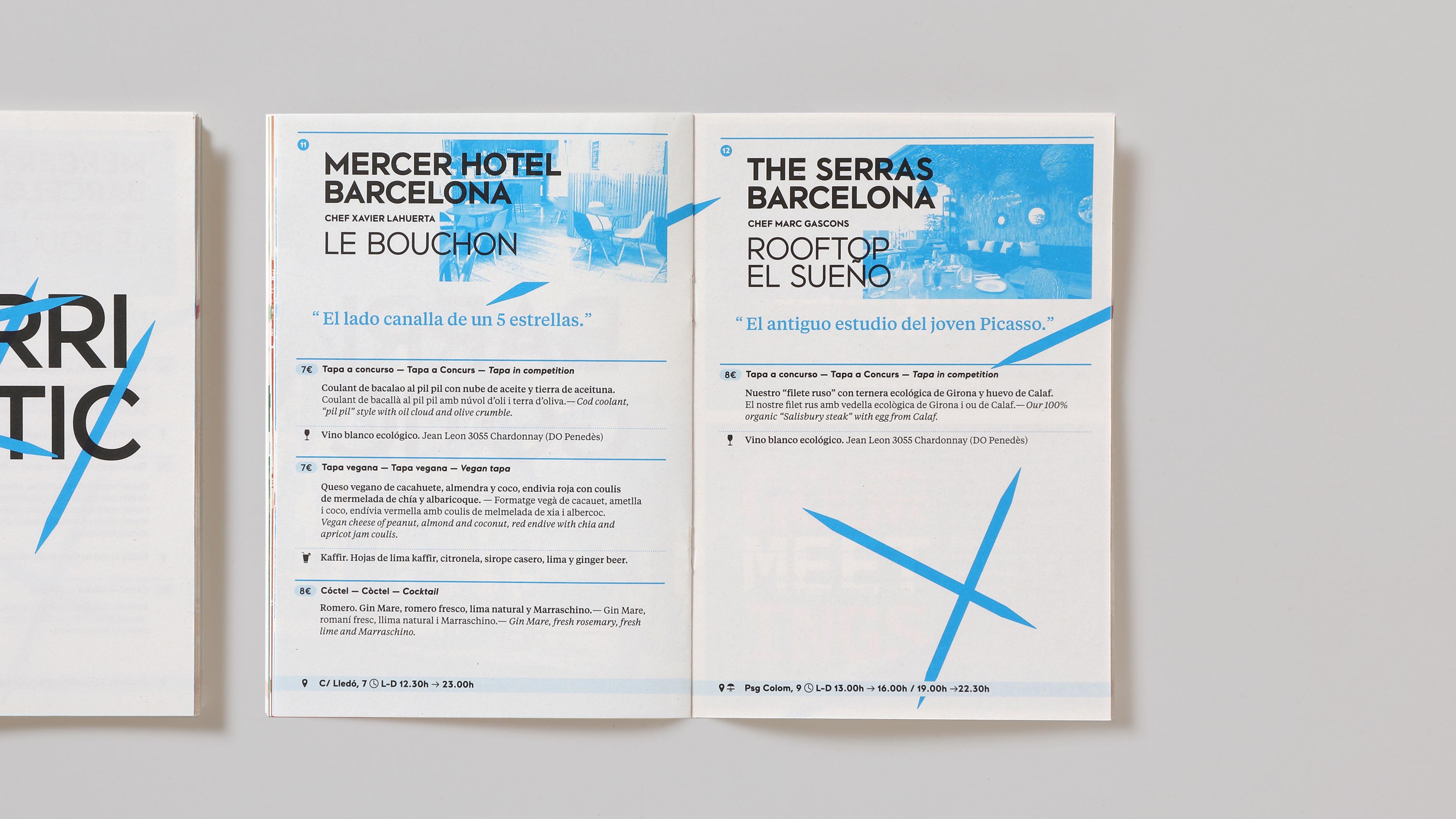 Interior de una p&aacute;gina de un folleto corporativo de HOTEL TAPA TOUR con la identidad gr&aacute;fica aplicada en azul. Dise&ntilde;ado por el estudio de branding y comunicaci&oacute;n esiete.
