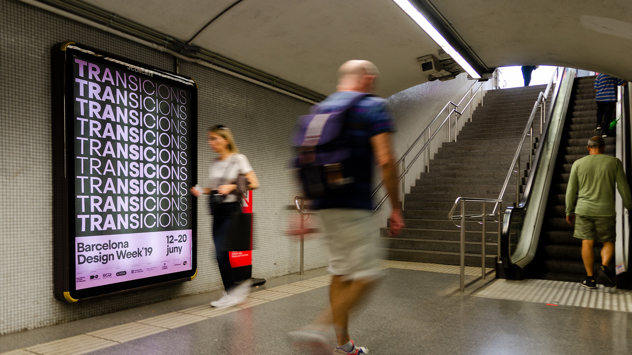 <span><span>Mockup al metro de Barcelona, &#8203;&#8203;on podeu veure el cartell de l'esdeveniment DESIGN WEEK 2019. Dissenyat per l'estudi </span><span>esiete</span><span> de branding i comunicaci&oacute;.</span></span>