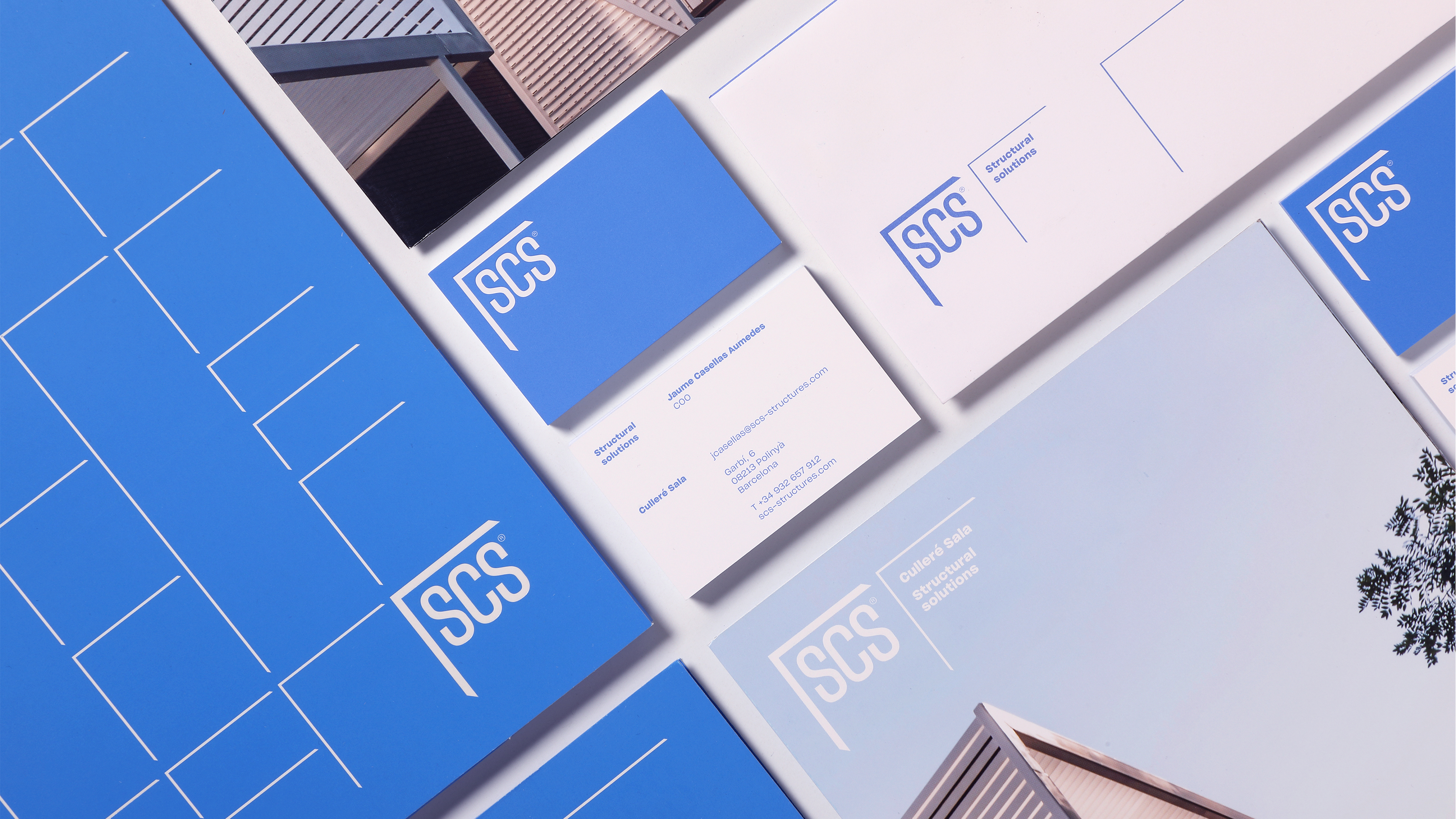 <span><span>Dise&ntilde;o de identidad visual del proyecto SCS CULLER&Eacute; SALA aplicado a la papeler&iacute;a. Dise&ntilde;ado por el estudio de branding y comunicaci&oacute;n Esiete.</span></span>
