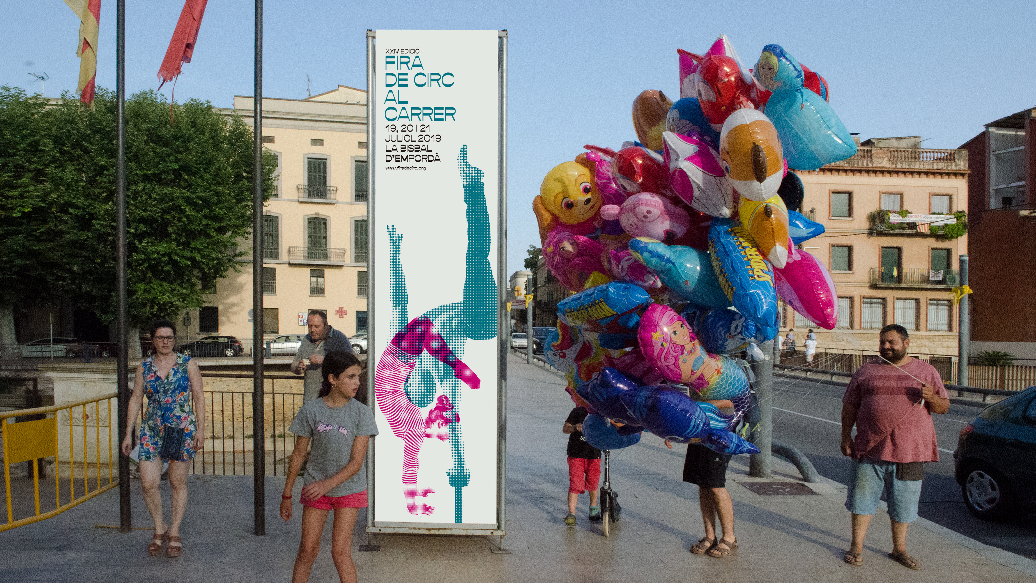 <span><span>Pancarta del XXIV FIRA DE CIRC A LA CARRER DE LA BISBAL. Dissenyat per l'estudi ESIETE de branding i comunicaci&oacute;.</span></span>