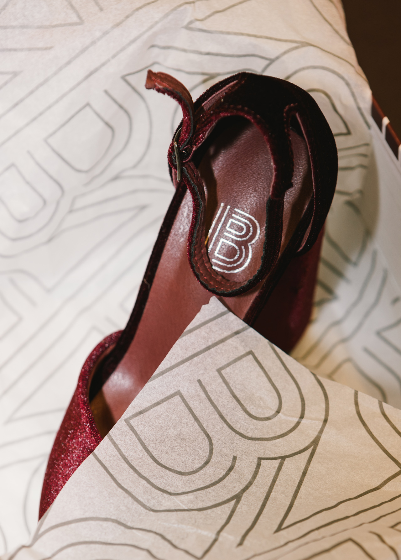 Mockups de diferents packgings on s'aplica la imatge corporativa de BOSANOVA, amb la seva tipografia display outline dissenyada adhoc per al projecte. Dissenyat per l'estudi esiete de branding i comunicaci&oacute;.