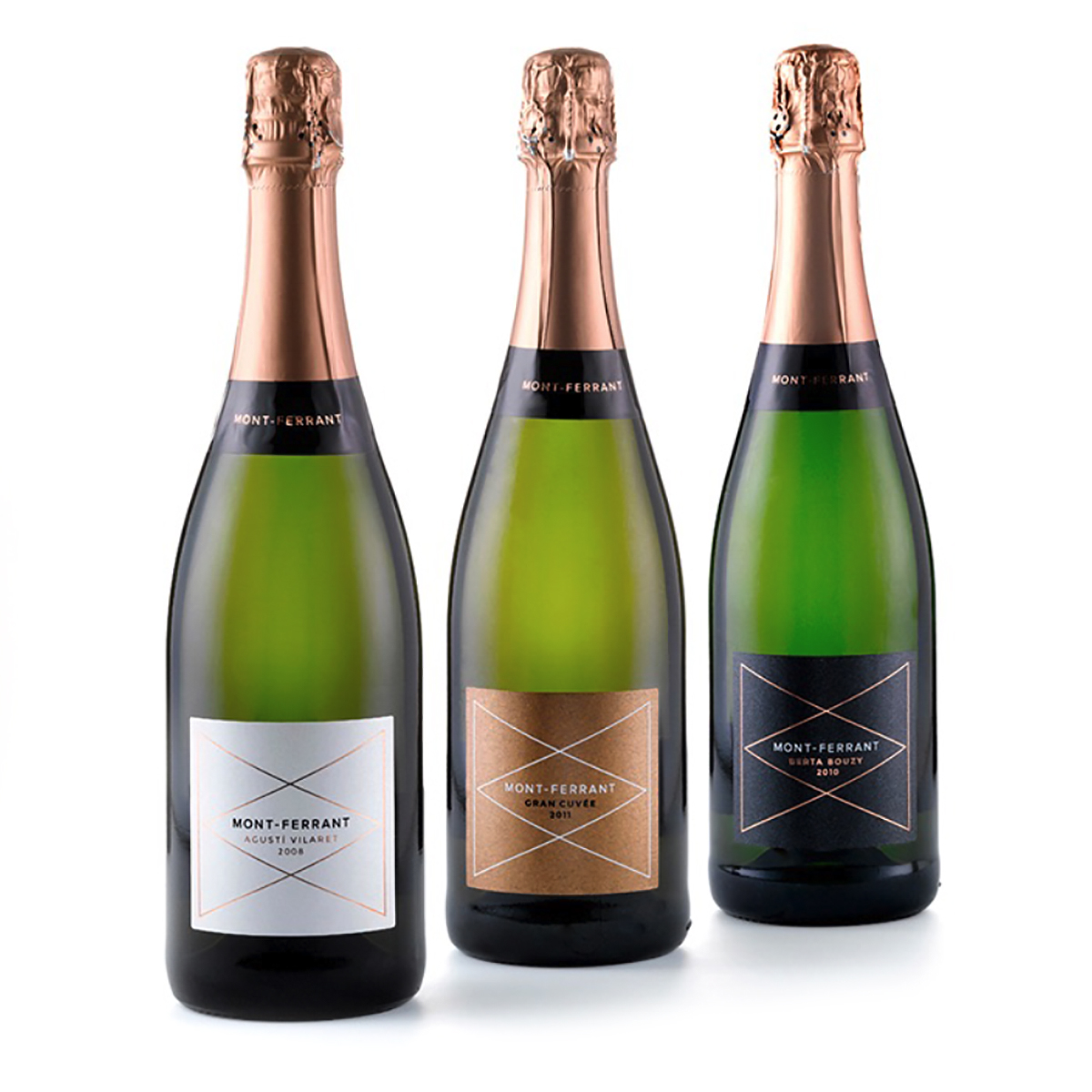 <span><span>Mockups de diferents ampolles de cava, amb dissenys del projecte GLEVA ESTATES. Dissenyat per l'estudi ESIETE de branding i comunicaci&oacute;.</span></span>