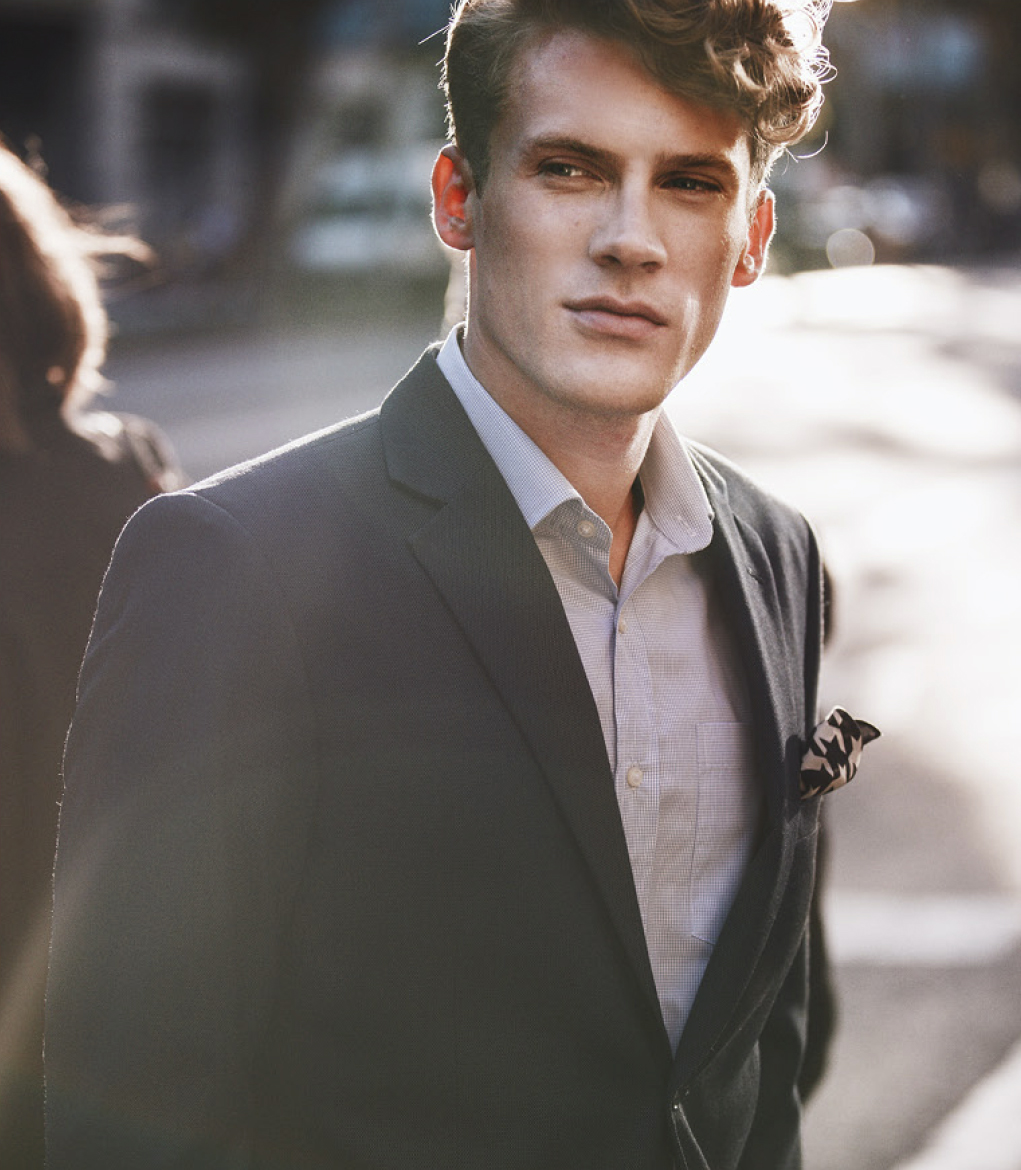 <span><span>Foto de model amb roba de la marca JOHN BERRI per ensenyar la direcci&oacute; de la imatge. Dissenyat per l'estudi </span><span>ESIETE</span><span> de branding i comunicaci&oacute;.</span></span>