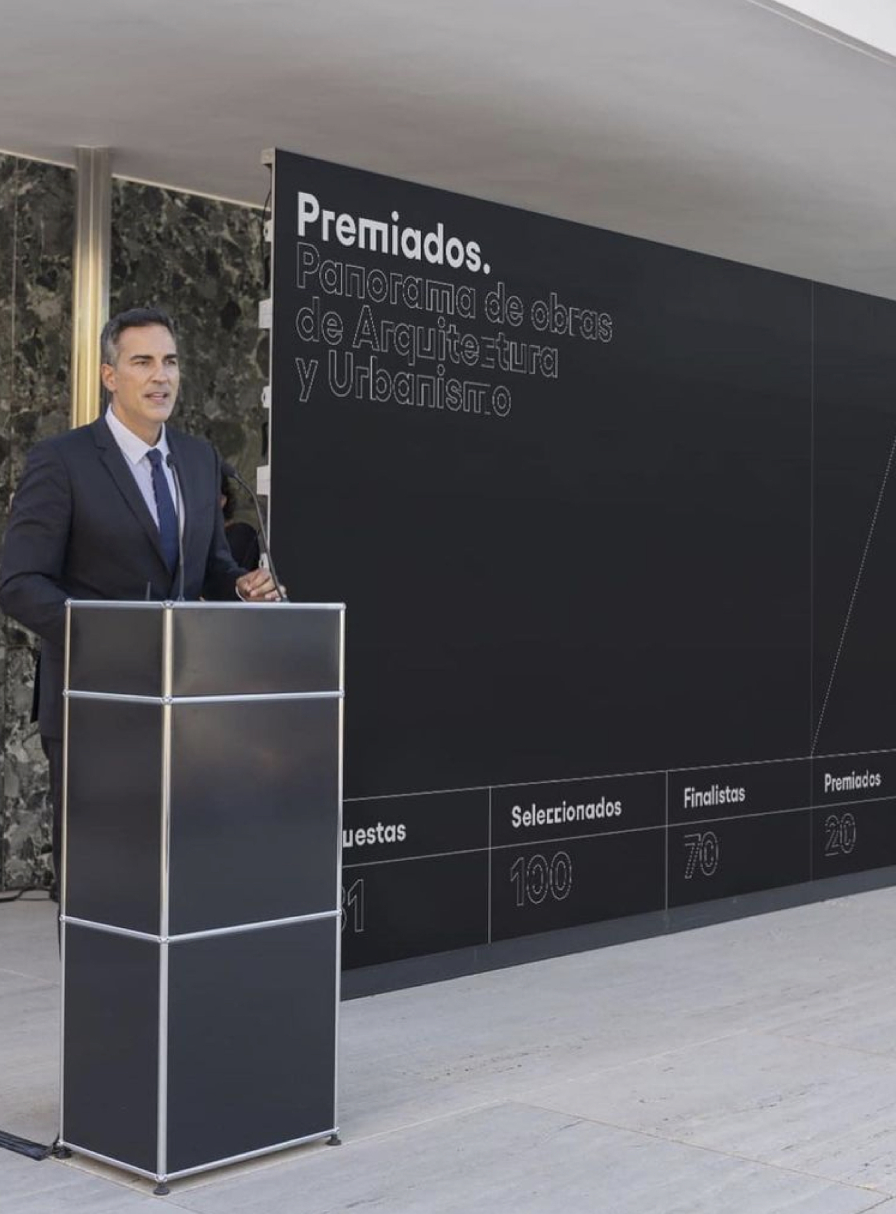 Imatge de la presentaci&oacute; del XV Biennal Espanyola d'Arquitectura i Urbanisme on apareix la gr&agrave;fica dissenyada per l'estudi esiete de branding i comunicaci&oacute;.