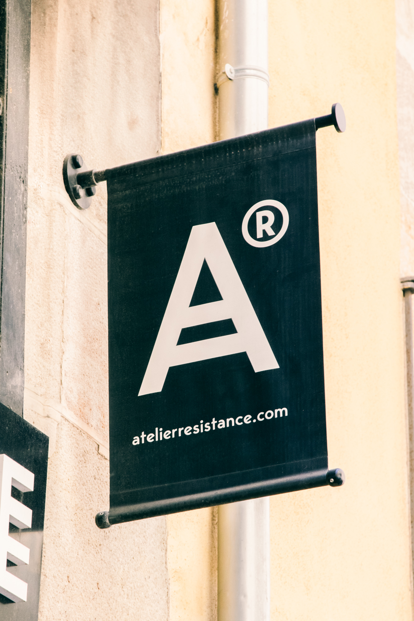 ATELIER RESISTANCE / GRAPHIC DESIGN