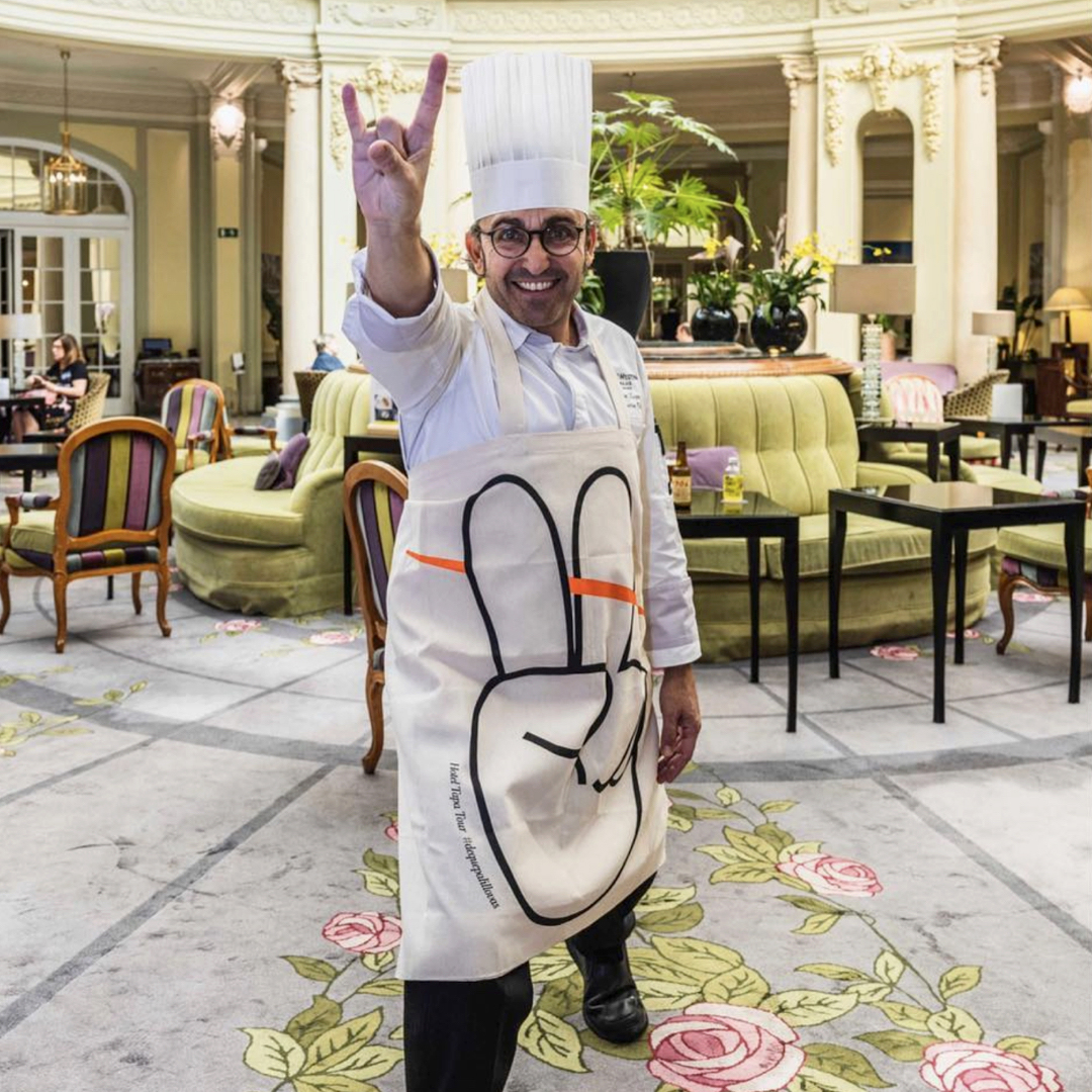 <span><span>Pines con las diferentes ilustraciones que forman la grafica del HOTEL TAPA TOUR 2022. Dise&ntilde;ado por el estudio esiete de branding y comunicaci&oacute;n.</span></span>