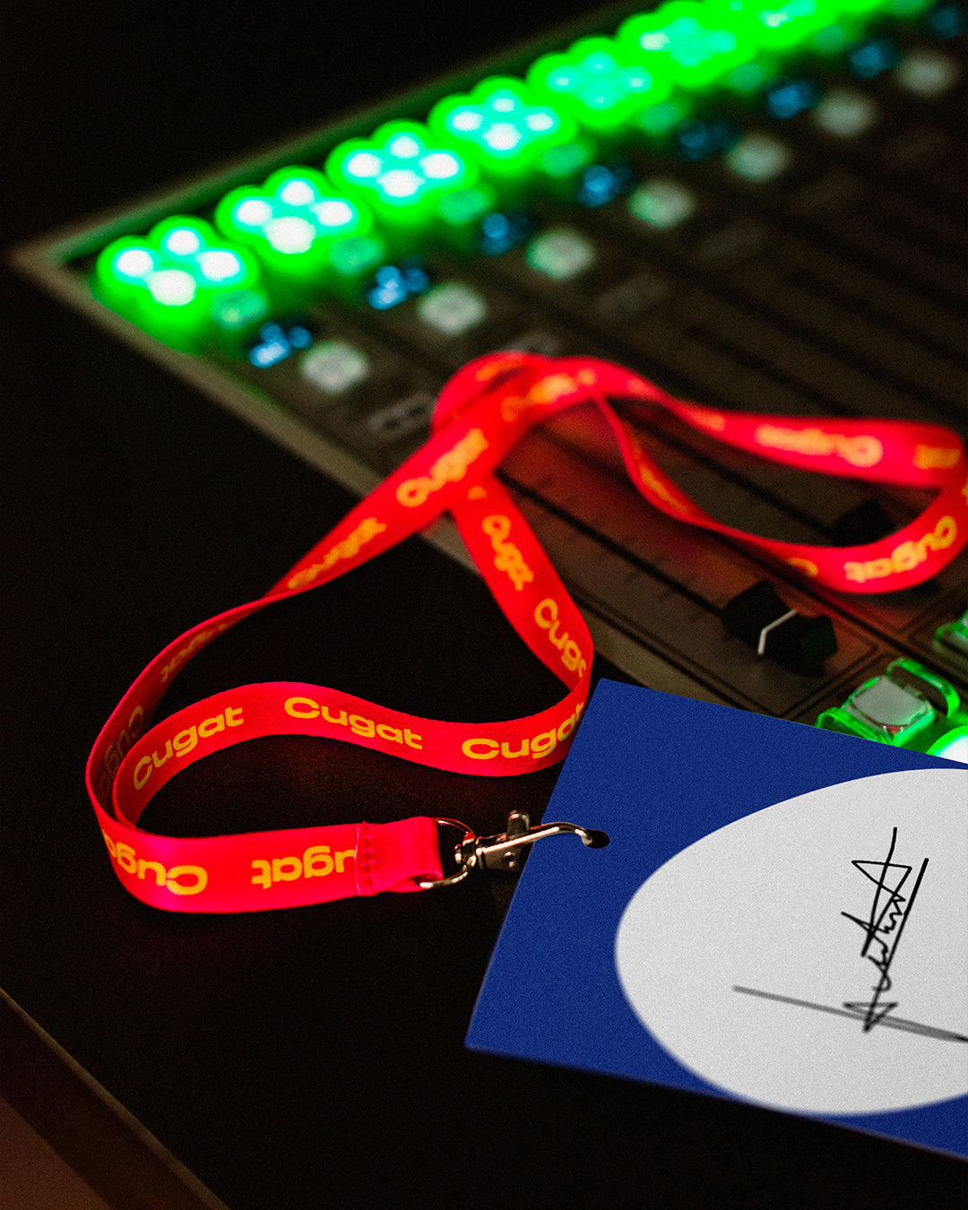 CUGAT M&Egrave;DIA / GRAPHIC DESIGN