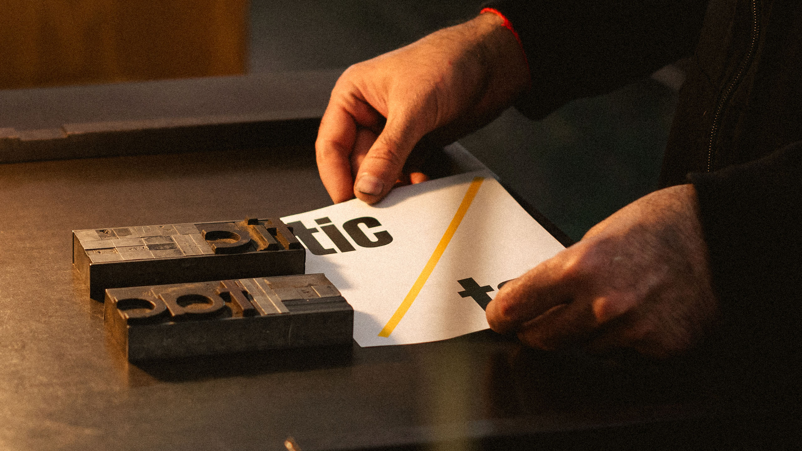 ESIETE / GRAPHIC DESIGN