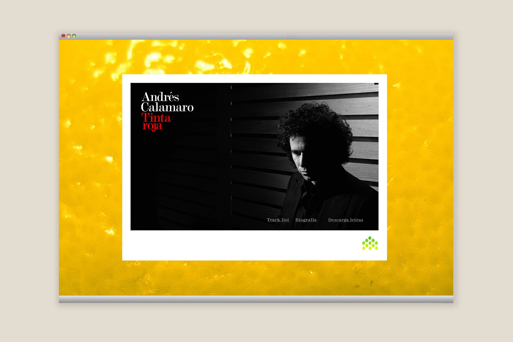 Dise&ntilde;o de p&aacute;gina web de art&iacute;culo sobre ANDR&Eacute;S CALAMARO TINTA ROJA de la web de CASA LIM&Oacute;N. Incluye foto de Andr&eacute;s en blanco y negro. Web dise&ntilde;ada por el estudio de branding y comunicaci&oacute;n Esiete y programada por sevenap.
