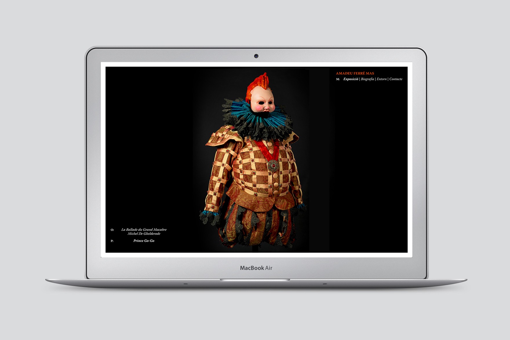 Disseny de la p&agrave;gina d'exposici&oacute; del web d'AMADEU FERR&Eacute;. Inclou una cap&ccedil;alera, una imatge amb subt&iacute;tol &ldquo;la balade du grand macabre, Michel de chelderode&rdquo;. Web dissenyada per l'estudi de marca i comunicaci&oacute; esiete i programada per sevenap.