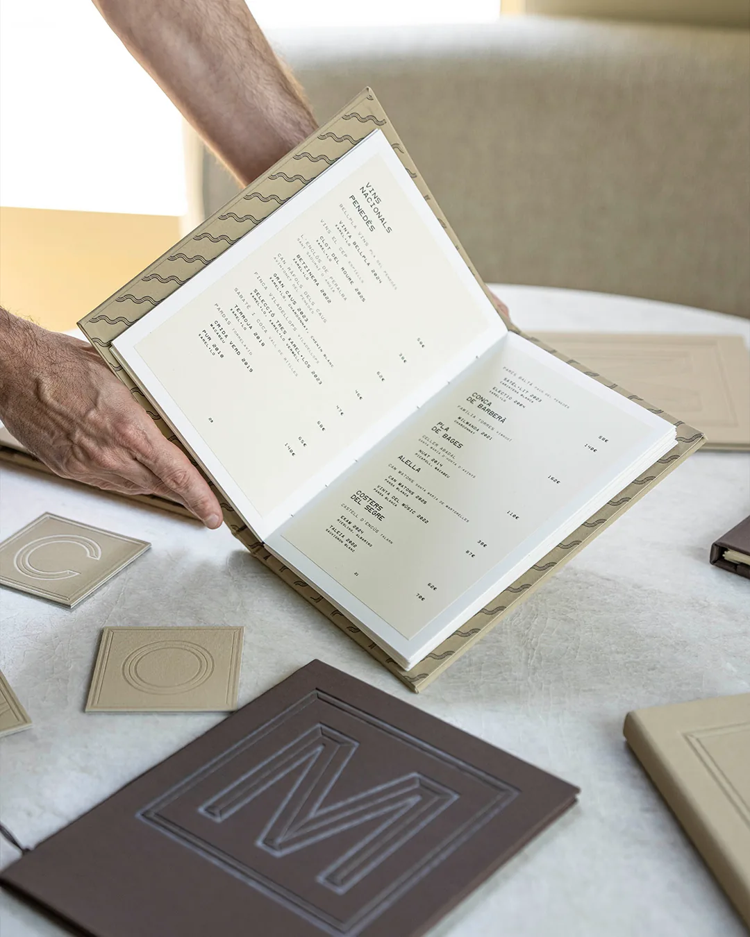 Diseño editorial y carta para Osteria Condal, restaurante de Paolo Casagrande
